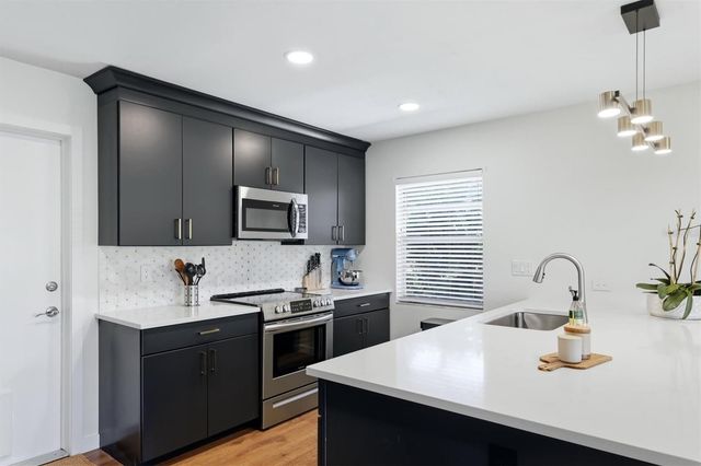 6519 WATERFORD CIRCLE, Sarasota, FL 34238