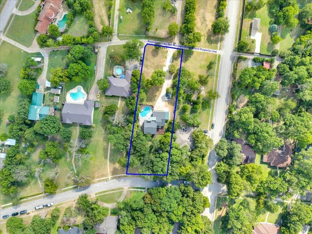 392 Creekwood Drive, Lancaster, TX 75146