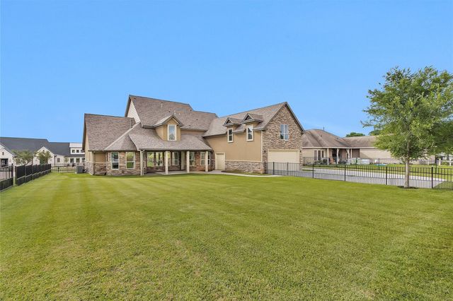 10887 Decatur Street, Willis, TX 77318