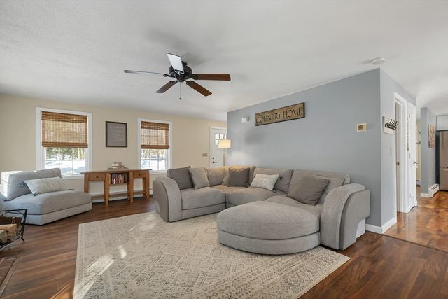 2 Celeste Terrace, Sandown, NH 03873