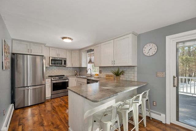 2 Celeste Terrace, Sandown, NH 03873