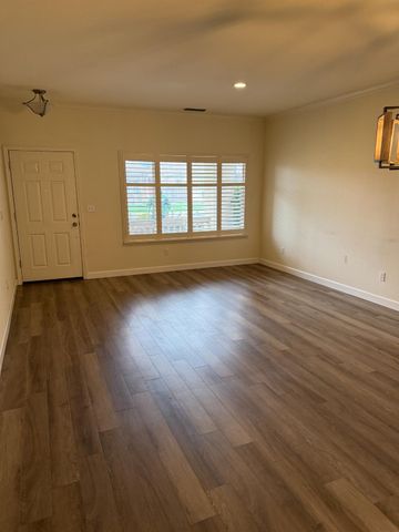 3350 Spring Garden Dr, Turlock, CA 95382