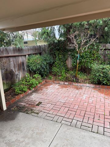 3350 Spring Garden Dr, Turlock, CA 95382