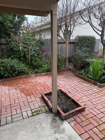 3350 Spring Garden Dr, Turlock, CA 95382