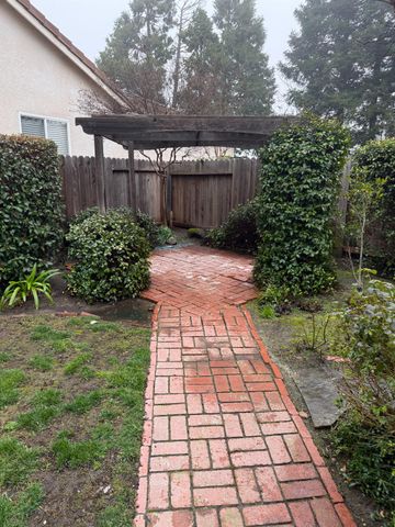 3350 Spring Garden Dr, Turlock, CA 95382