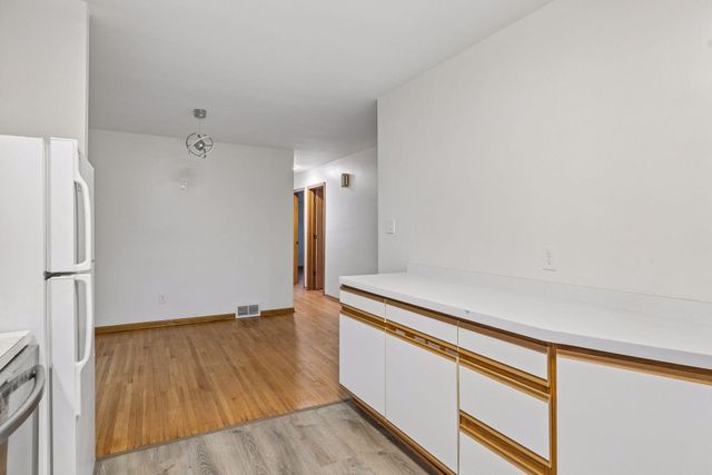 2637 5th Avenue E, North Saint Paul, MN 55109