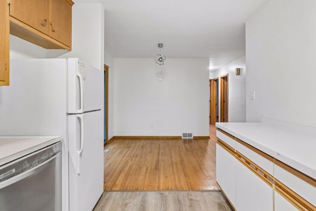 2637 5th Avenue E, North Saint Paul, MN 55109