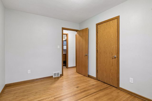 2637 5th Avenue E, North Saint Paul, MN 55109