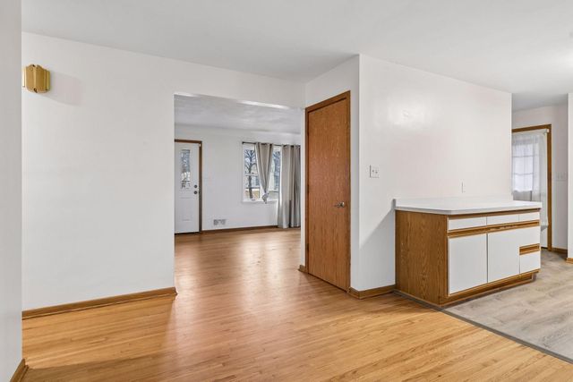 2637 5th Avenue E, North Saint Paul, MN 55109