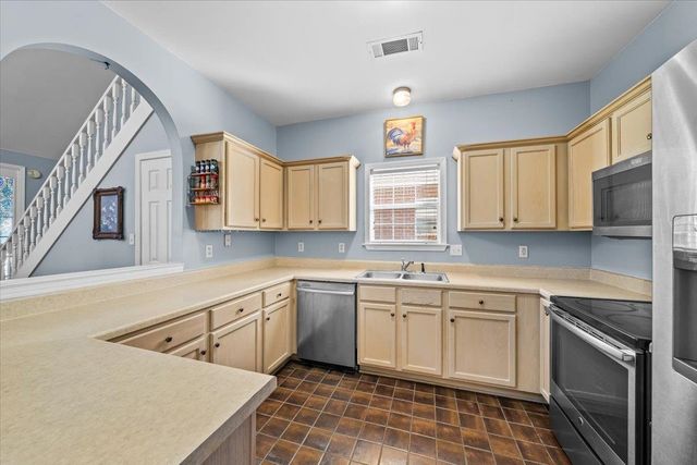 10443 KENSINGTON CIR, Collierville, TN 38017