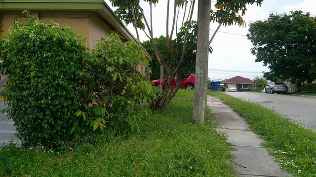 900 W 9th Street, Riviera Beach, FL 33404