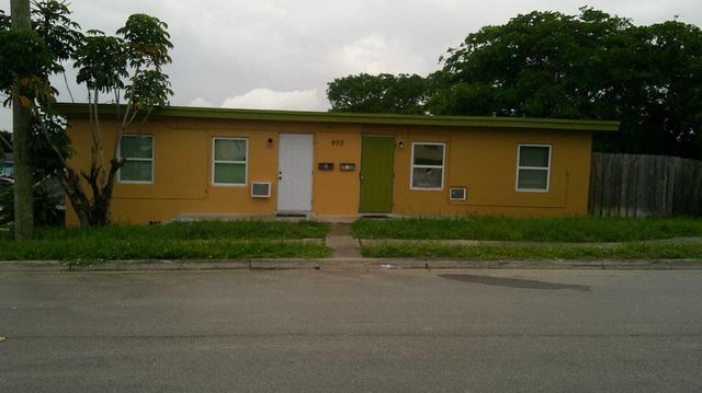 900 W 9th Street, Riviera Beach, FL 33404