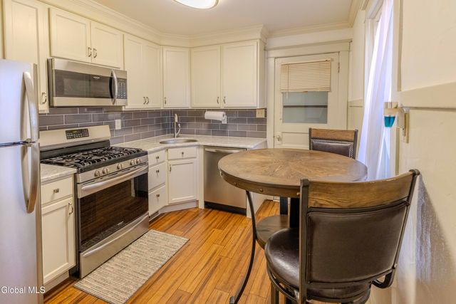 41 Mountainview Avenue, Albany, NY 12208