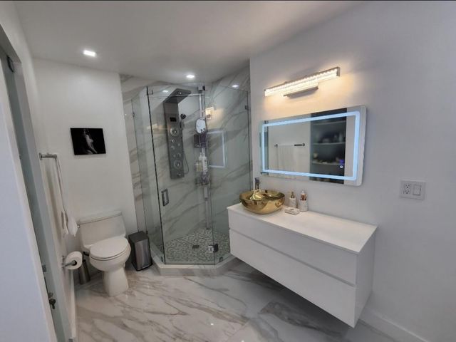 9706 NW 51st Terrace, Doral, FL 33178