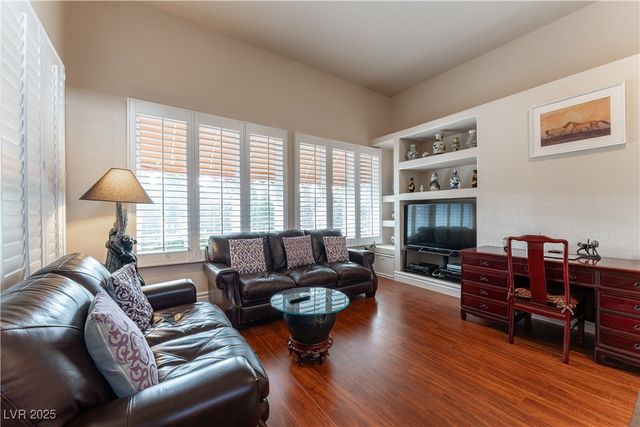 8169 Pinnacle Peak Avenue, Las Vegas, NV 89113