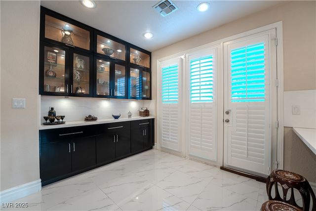 8169 Pinnacle Peak Avenue, Las Vegas, NV 89113