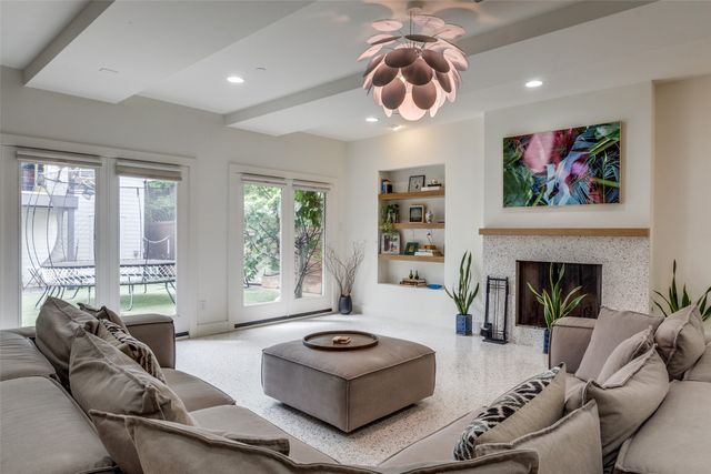 2829 Dyer Street, University Park, TX 75205