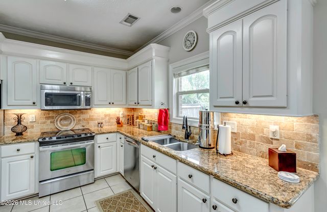 127 Eastside Drive, Brandon, MS 39047