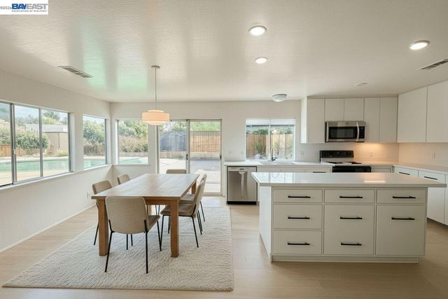 1107 Yerba Buena Rd, San Jose, CA 95121