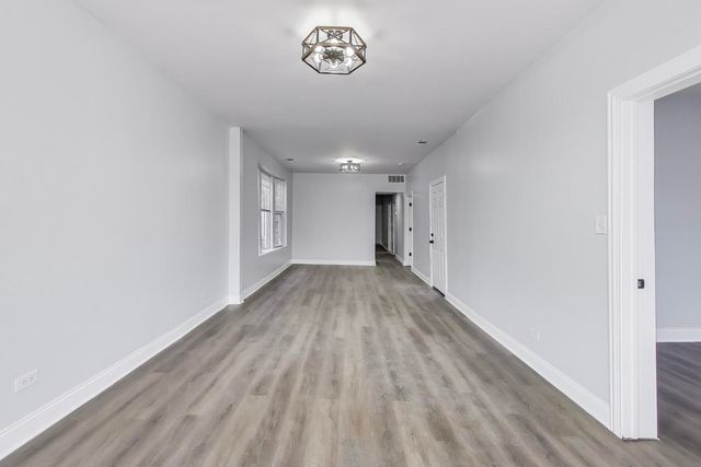 5716 S May Street, Chicago, IL 60621