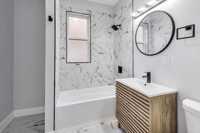 5716 S May Street, Chicago, IL 60621