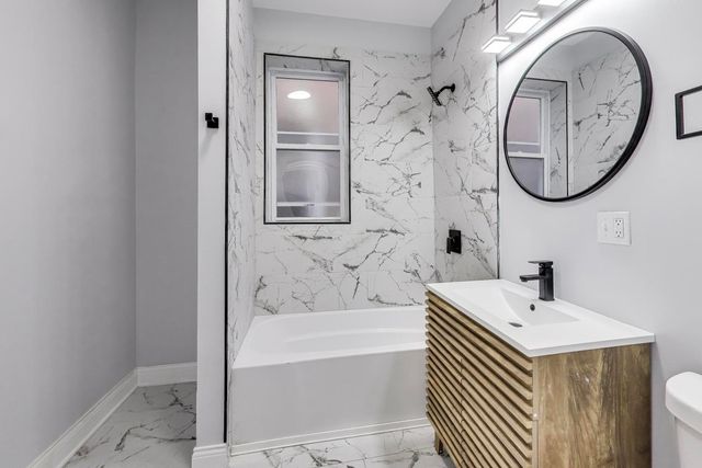 5716 S May Street, Chicago, IL 60621