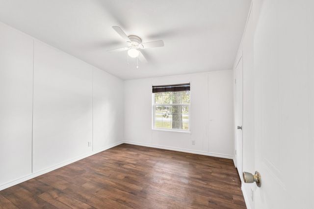 950 W Woodland Shores Drive, Point Blank, TX 77364