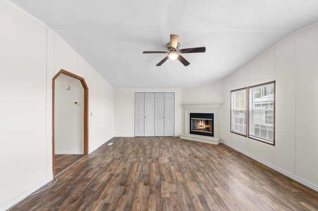 950 W Woodland Shores Drive, Point Blank, TX 77364