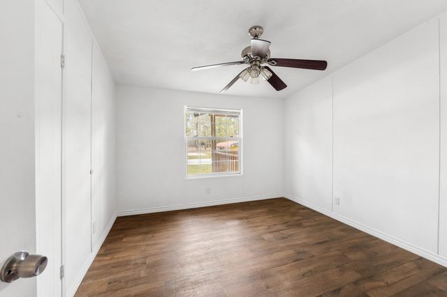 950 W Woodland Shores Drive, Point Blank, TX 77364