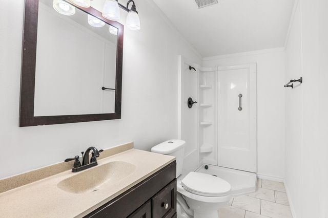 950 W Woodland Shores Drive, Point Blank, TX 77364