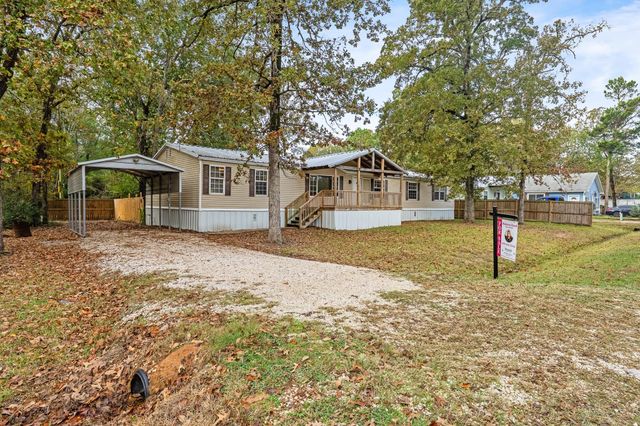 950 W Woodland Shores Drive, Point Blank, TX 77364