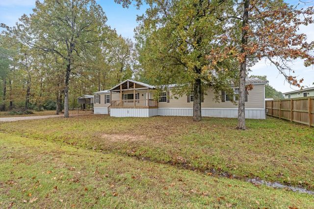 950 W Woodland Shores Drive, Point Blank, TX 77364