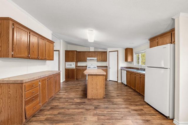 950 W Woodland Shores Drive, Point Blank, TX 77364