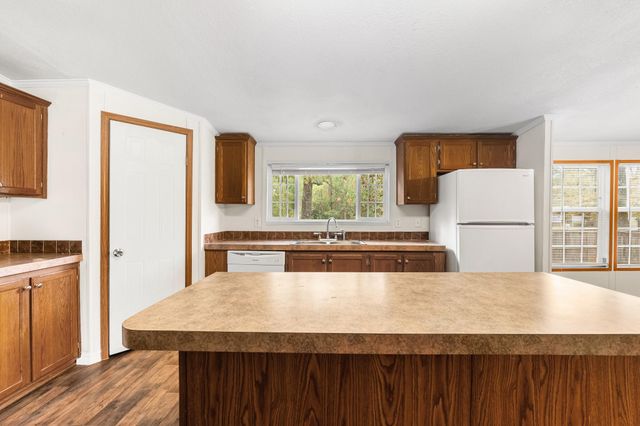 950 W Woodland Shores Drive, Point Blank, TX 77364