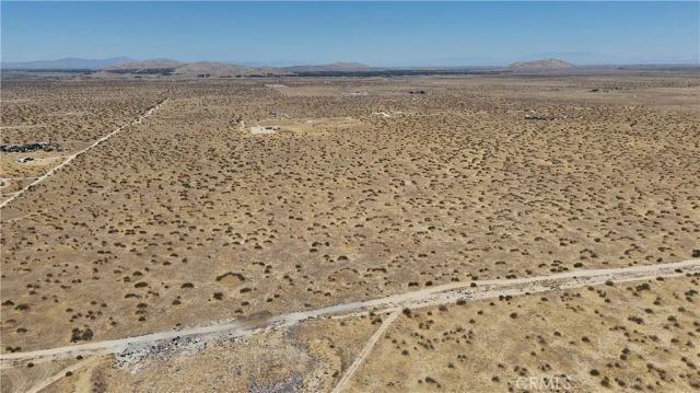 210 Largo Vista, Black Butte, CA 93591