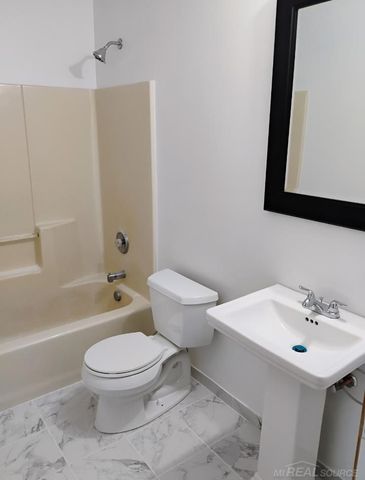 5688 Galbraith Line Road, Croswell, MI 48422