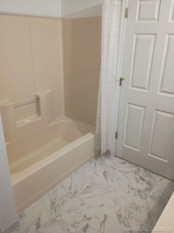 5688 Galbraith Line Road, Croswell, MI 48422