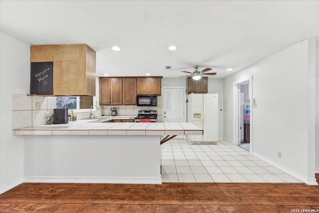 28012 Bonn Mountain, San Antonio, TX 78260