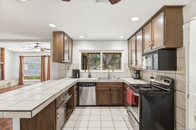 28012 Bonn Mountain, San Antonio, TX 78260