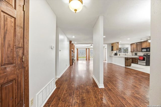 28012 Bonn Mountain, San Antonio, TX 78260