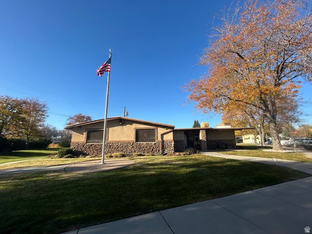 238 E DETROITER CIR, Murray, UT 84107
