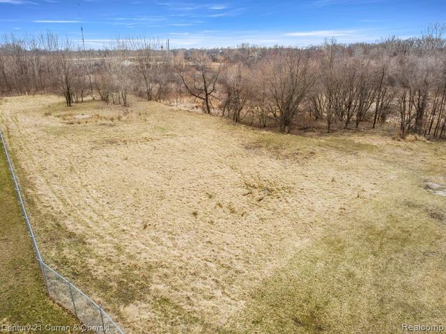 1139 S Dettman Road, Jackson, MI 49203