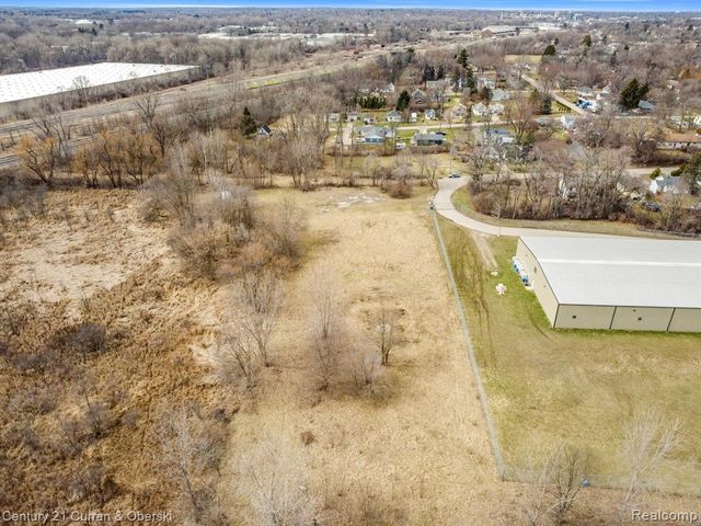 1139 S Dettman Road, Jackson, MI 49203