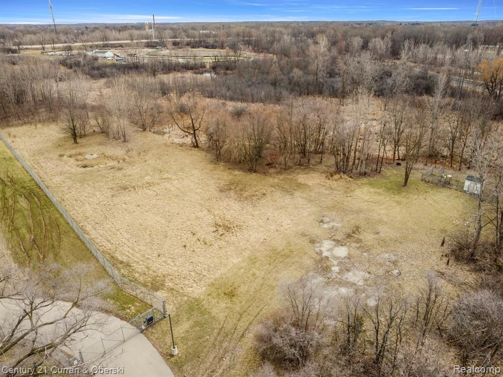 1139 S Dettman Road, Jackson, MI 49203