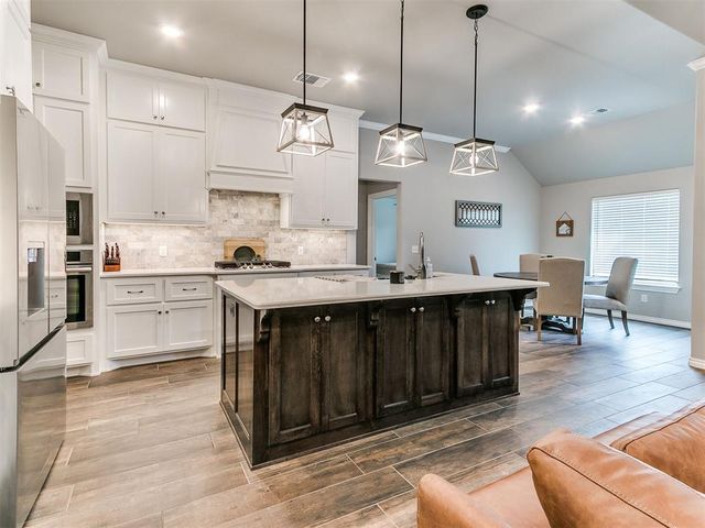 9316 NW 118th Street, Yukon, OK 73099