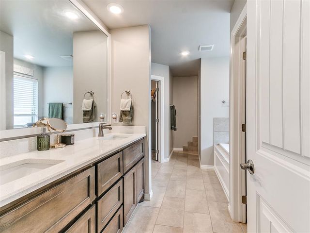 9316 NW 118th Street, Yukon, OK 73099