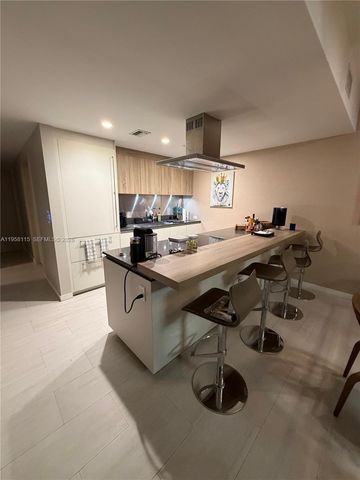 1000 Brickell Plz 4207, Miami, FL 33131