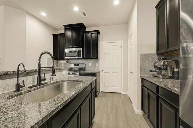 6520 Gillock Meadow Lane, Houston, TX 77048