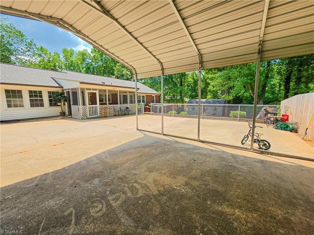 400 Western Boulevard, Lexington, NC 27295