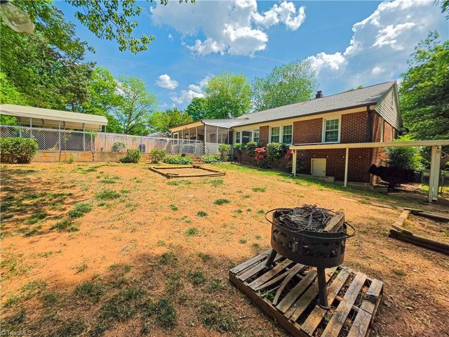 400 Western Boulevard, Lexington, NC 27295